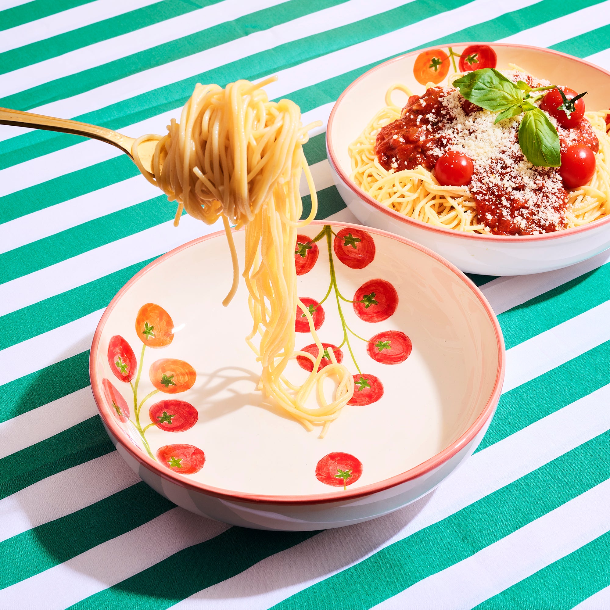 Savour the Joy: Rose Balimba Plates Meet Big Mamma's Spaghetti Al Arrabiatta Extravaganza!