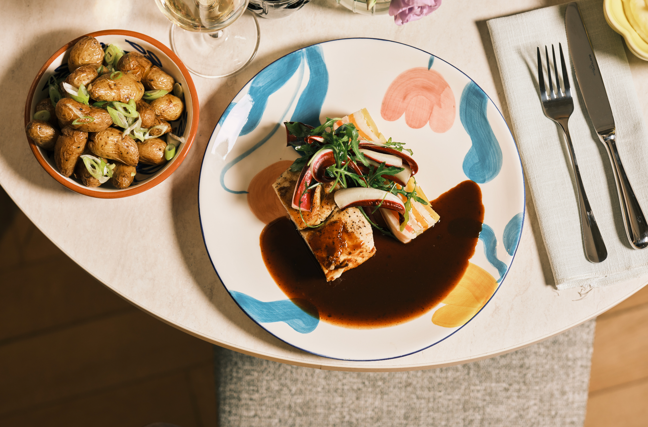 Rose Balimba’s Tableware Shines at Gédéon Restaurant in Brussels